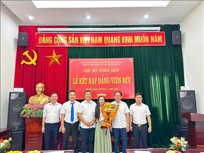 Lễ kết nạp Đảng viên mới của Chi bộ Tổng hợp