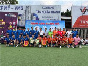 Sôi nổi trận giao hữu bóng đá chào mừng thành công Đại hội Công đoàn NPTPMB khóa II, nhiệm kỳ 2025-2030